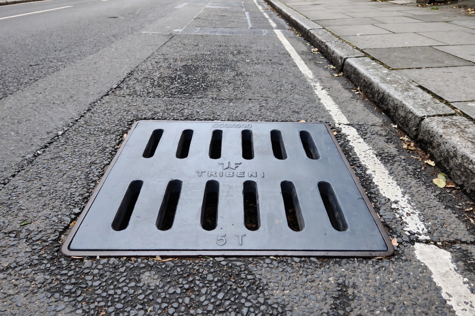 FRP Grating Manhole Cover 550 x 500 mm